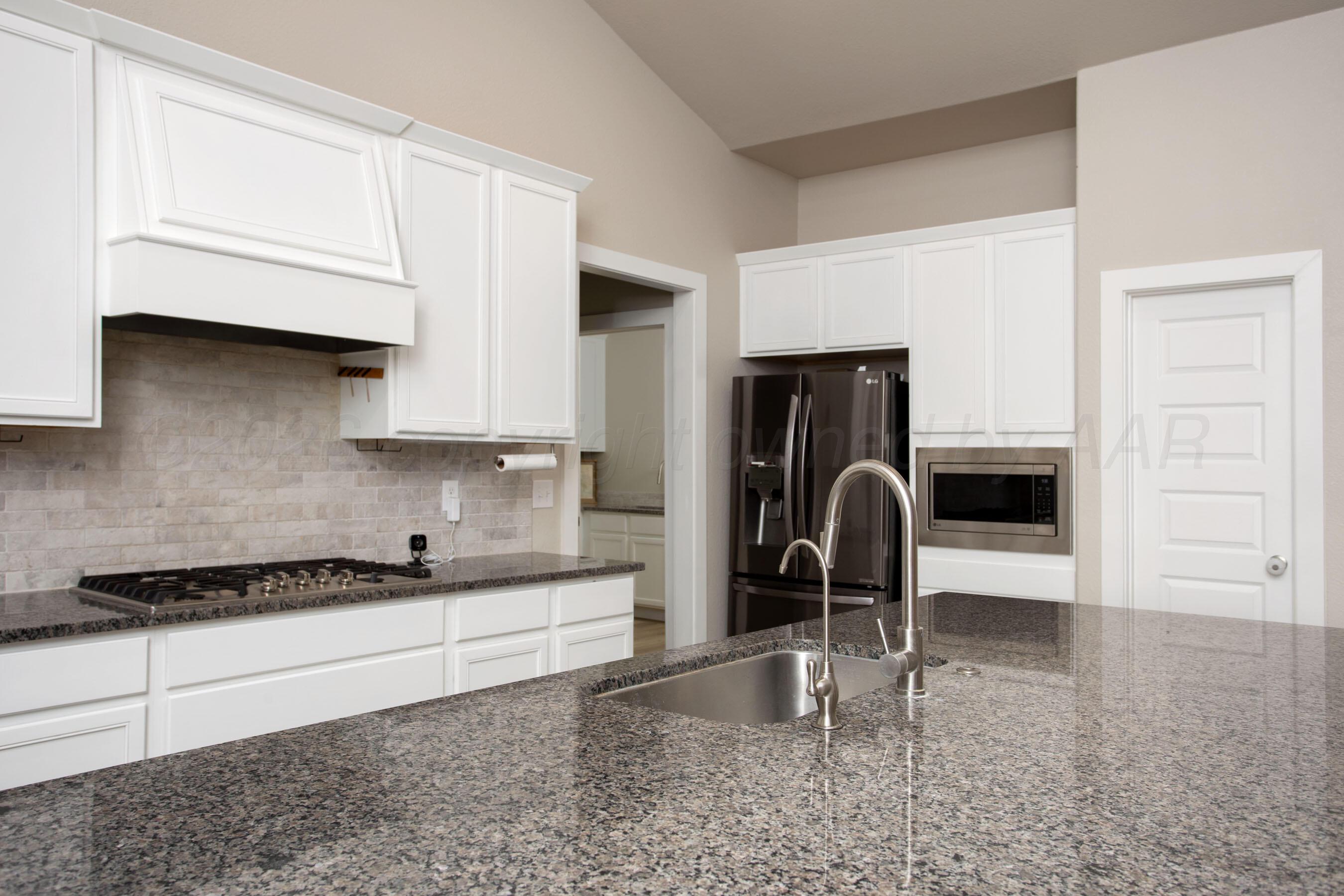 7509 Frazier Road Amarillo, TX 79119 - Photo 10 of 33 Kitchen