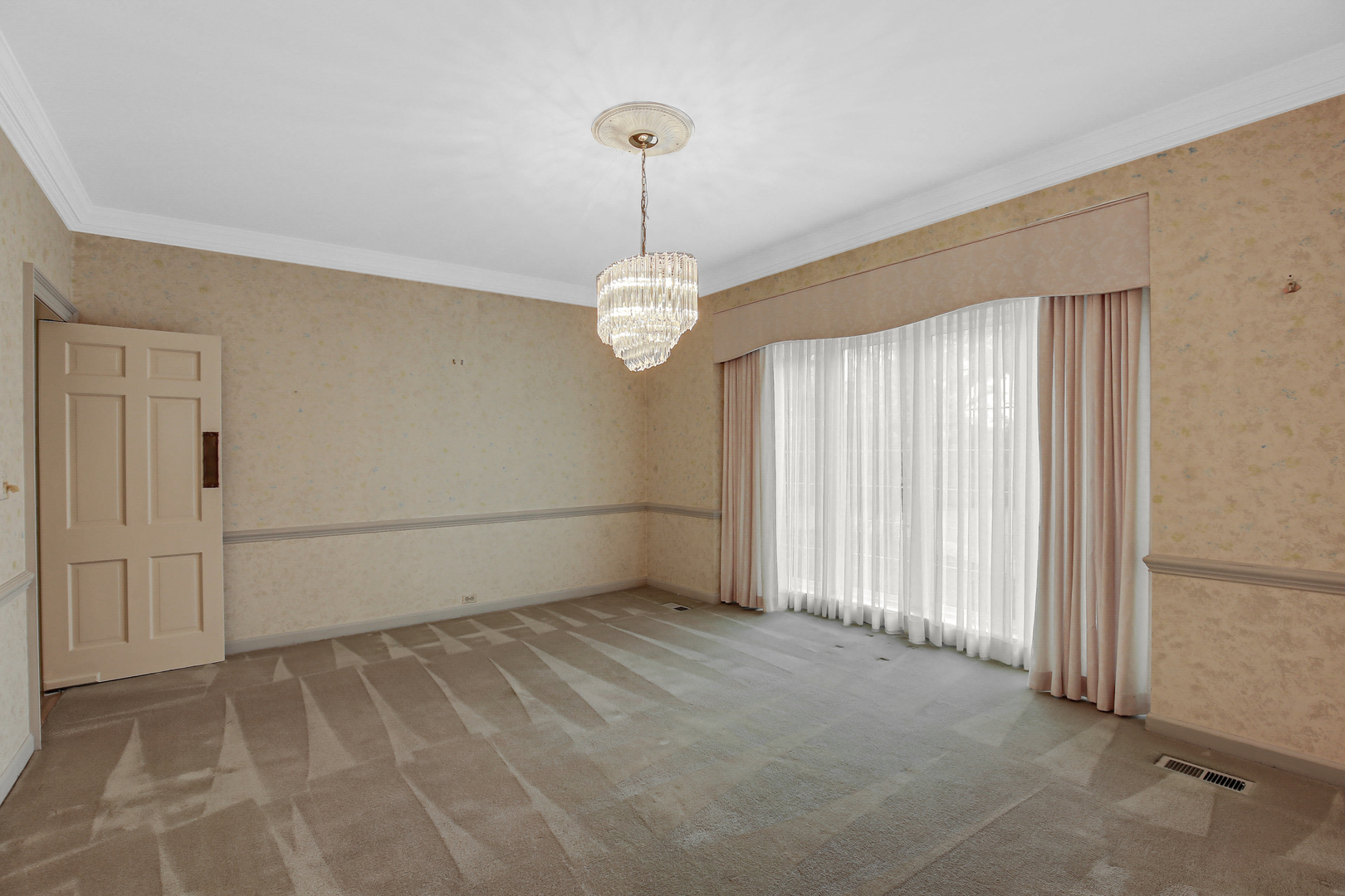 9S174 Drew Avenue Burr Ridge, IL 60527 - Photo 16 of 49 a view of a room with windows and furniture