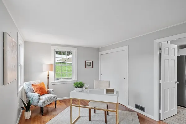 $3,800 | 193 St Mary Street, Needham, MA 02494