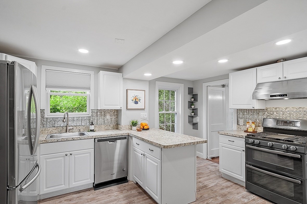 193 St Mary Street Needham, MA 02494 - Photo 9 of 23