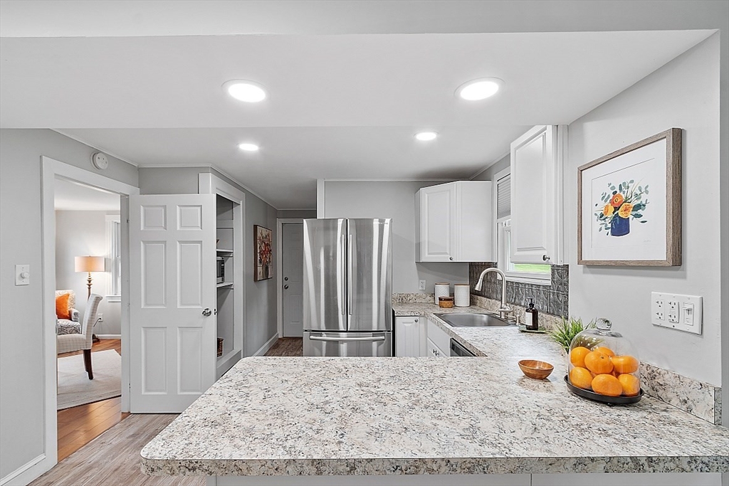 193 St Mary Street Needham, MA 02494 - Photo 10 of 23