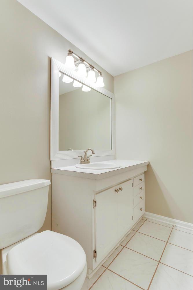 6823 Spur Road Springfield, VA 22152 - Photo 16 of 30 Bath