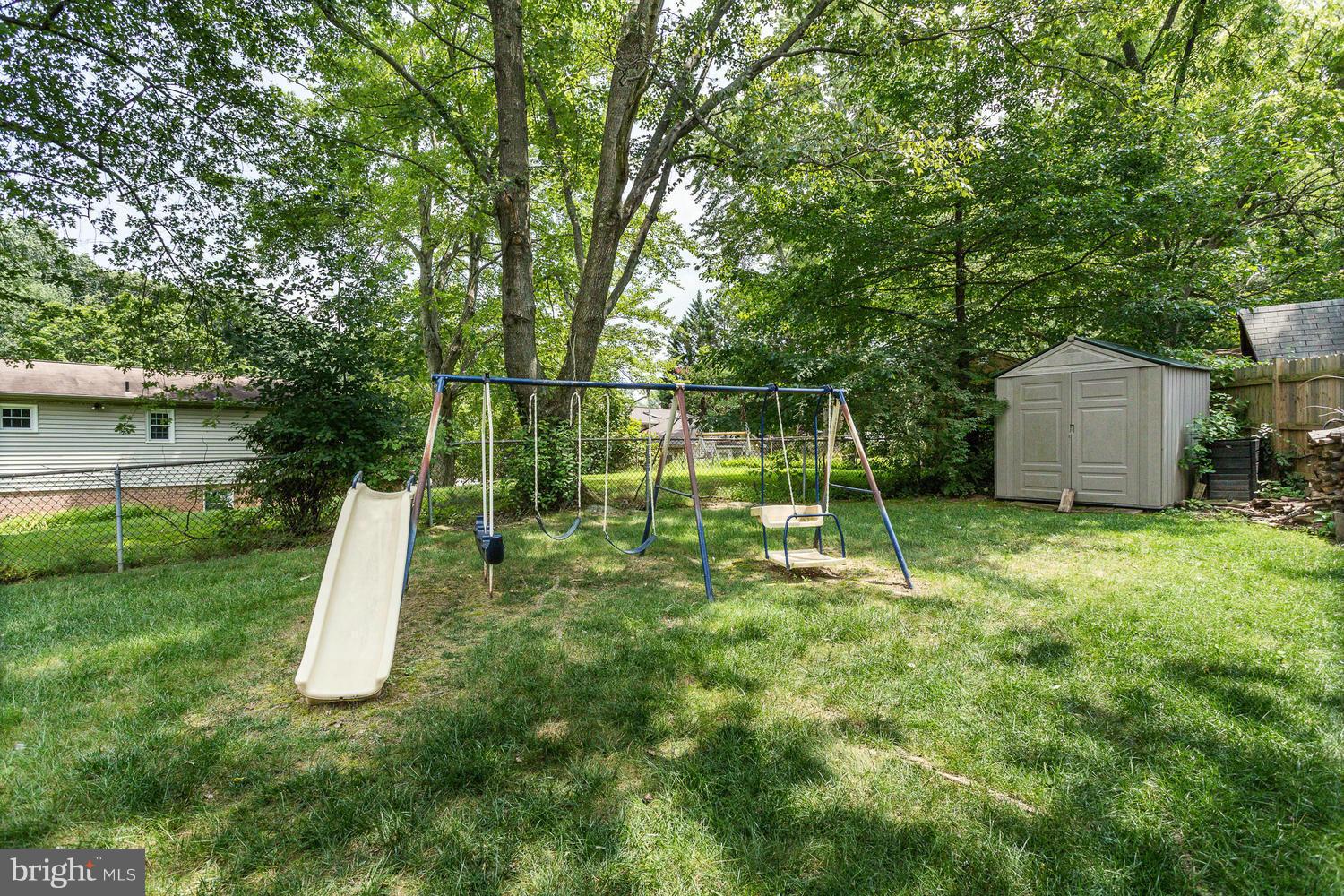 6823 Spur Road Springfield, VA 22152 - Photo 27 of 30 Exterior (Rear)