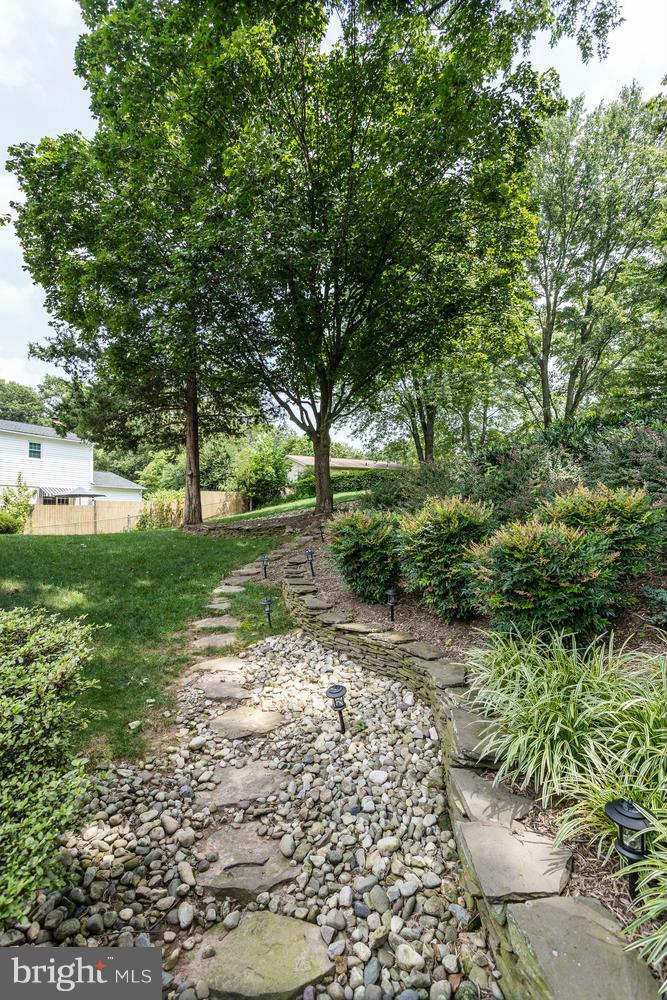 6823 Spur Road Springfield, VA 22152 - Photo 28 of 30 Exterior (Rear)