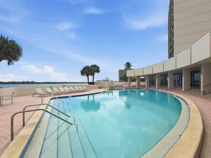 $650,000 | 124 Lakeshore Drive, Unit 531, North Palm Beach, FL 33408