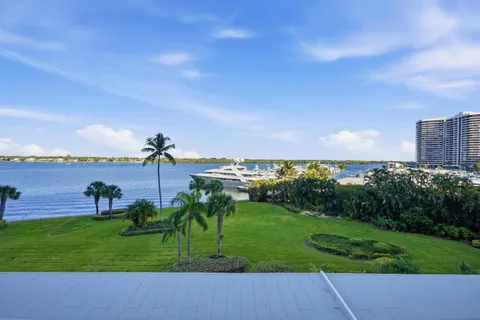 $650,000 | 124 Lakeshore Drive, Unit 531, North Palm Beach, FL 33408