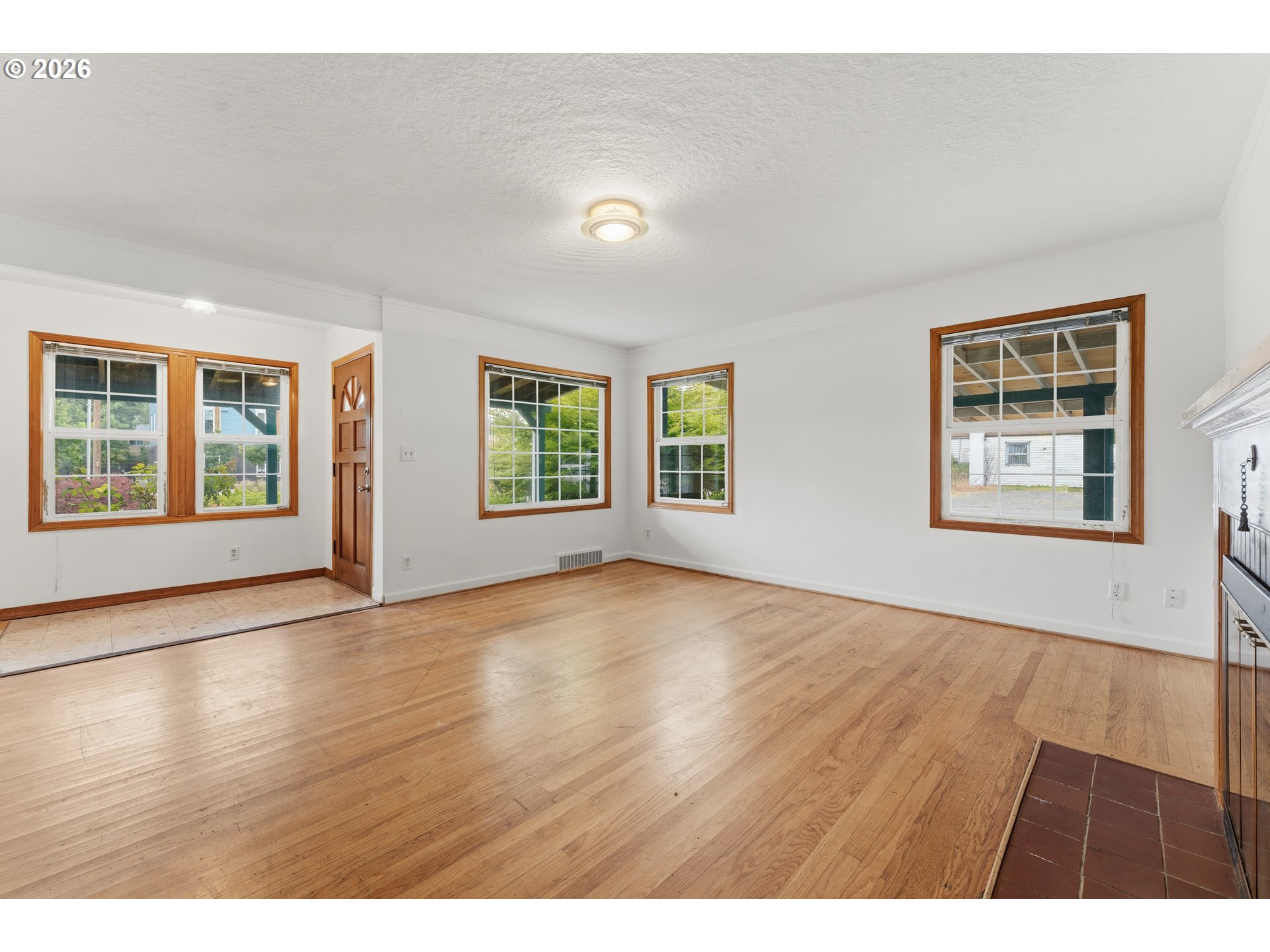 11311 Southeast Division Street Portland, OR 97216 - Photo 10 of 48