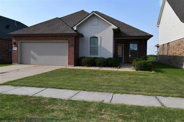 $2,100 | 3147 Baywood Avenue, Lake Charles, LA 70607