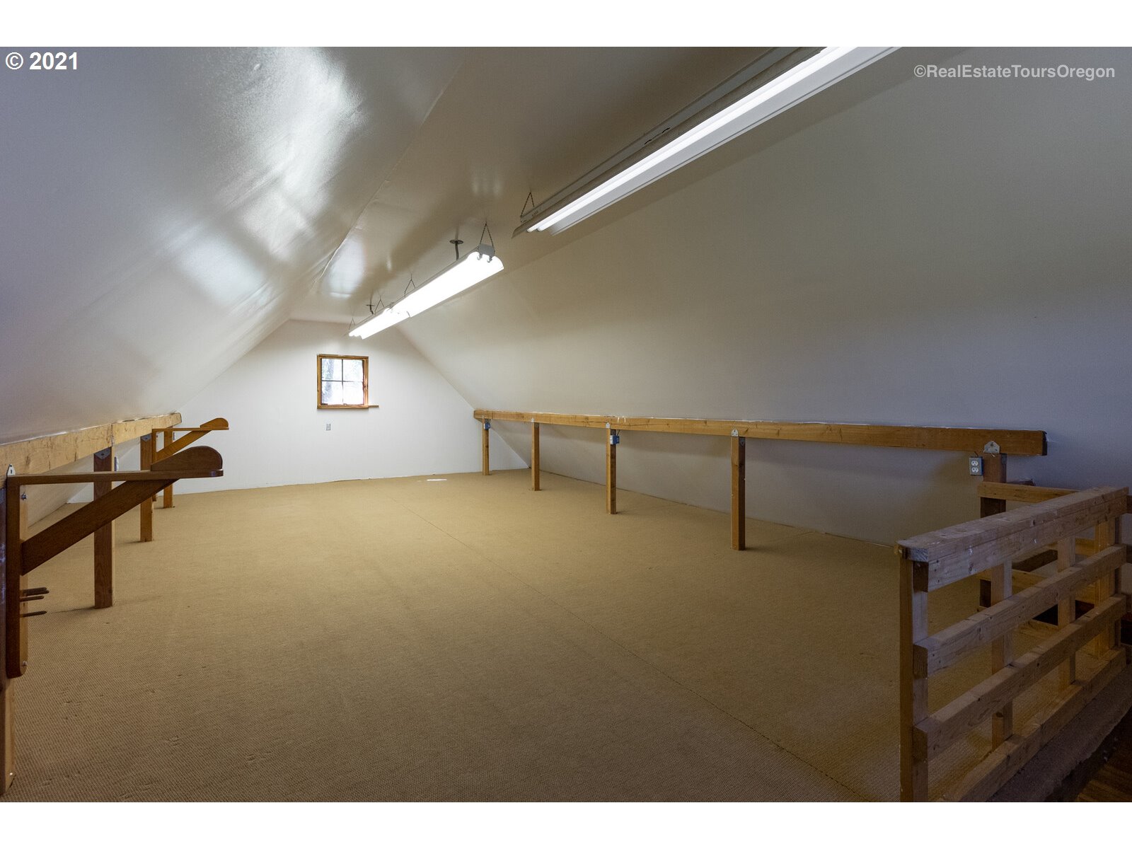 33411 Southwest Laurel Road Hillsboro, OR 97123 - Photo 30 of 32 Gallery Image 30