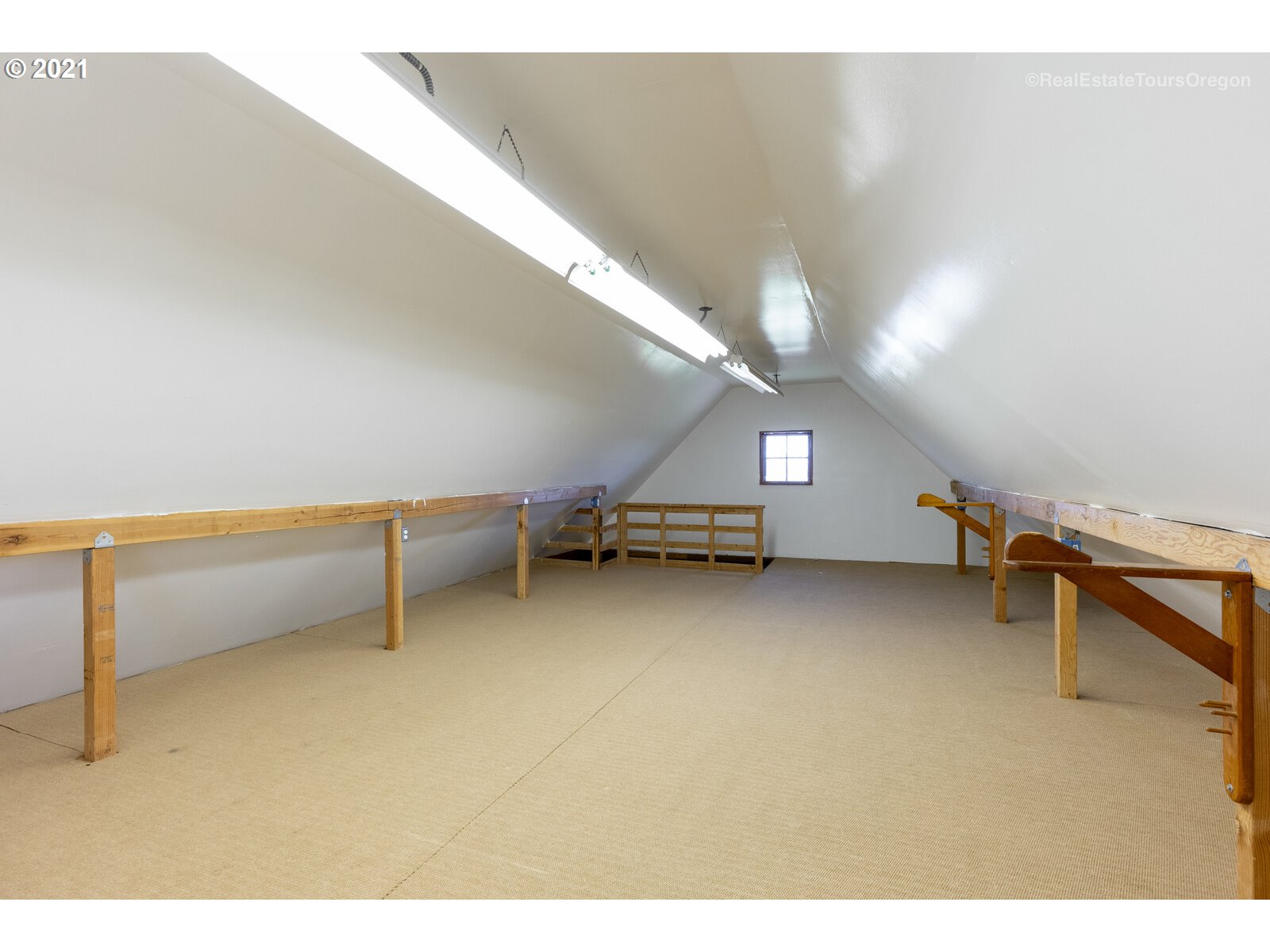 33411 Southwest Laurel Road Hillsboro, OR 97123 - Photo 31 of 32 Gallery Image 31