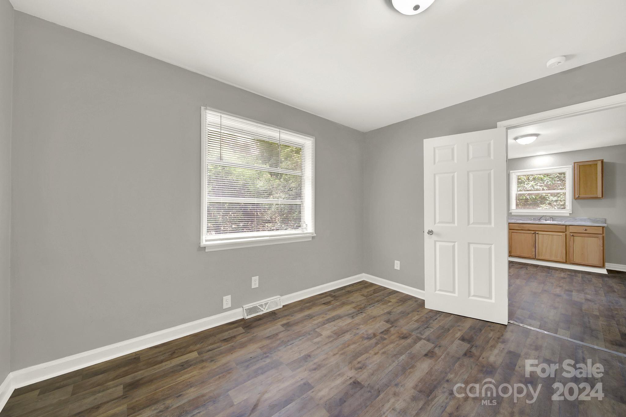 4808 Hidden Valley Road Charlotte, NC 28213 - Photo 13 of 31 Gallery Image 13