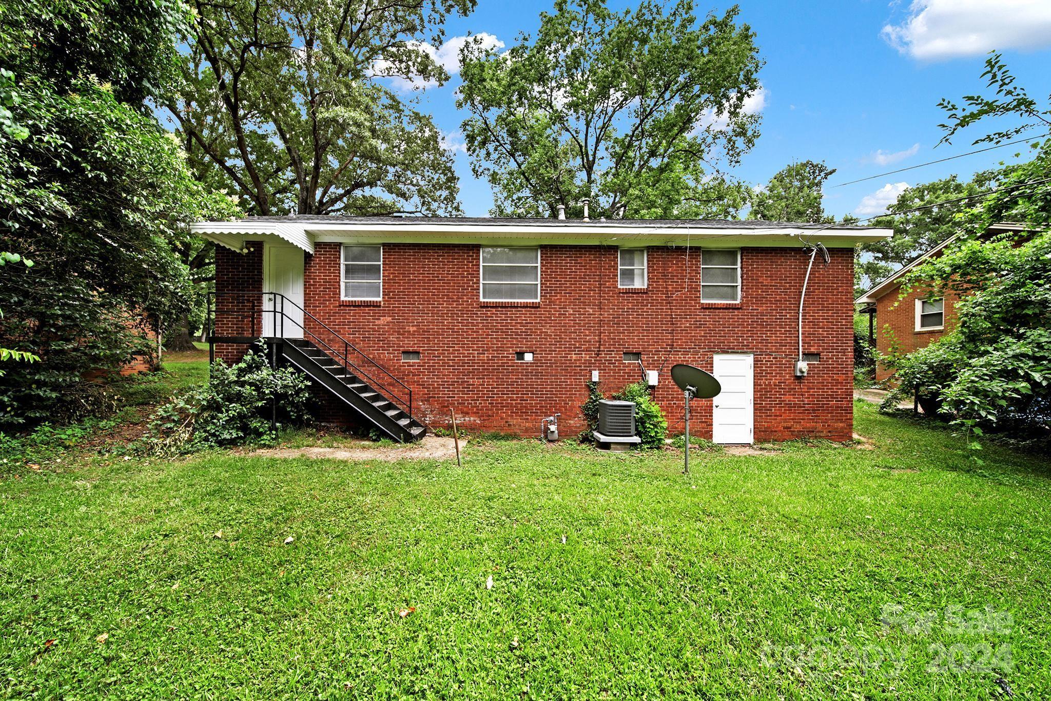 4808 Hidden Valley Road Charlotte, NC 28213 - Photo 21 of 31 Gallery Image 21