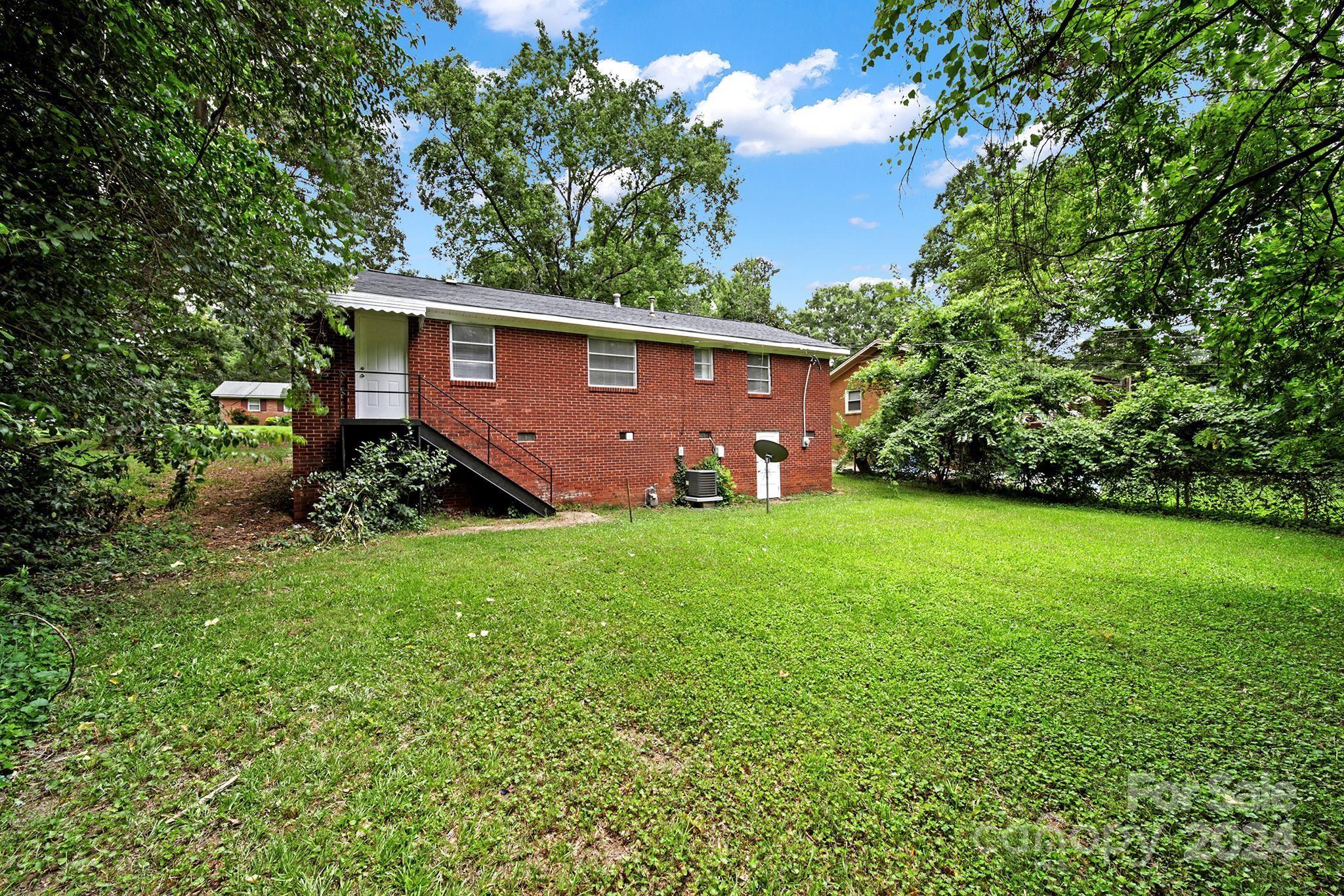 4808 Hidden Valley Road Charlotte, NC 28213 - Photo 22 of 31 Gallery Image 22