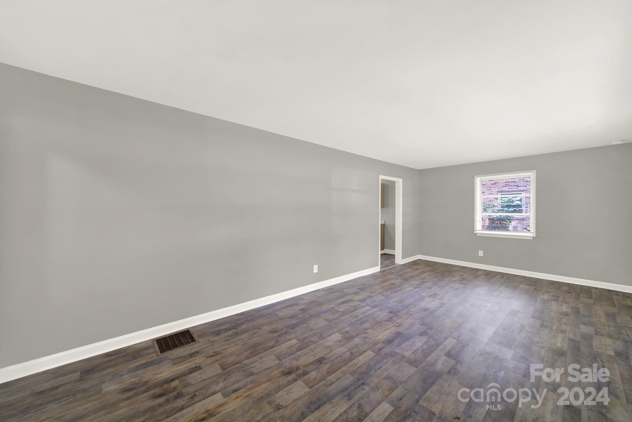 4808 Hidden Valley Road Charlotte, NC 28213 - Photo 5 of 31 Gallery Image 5