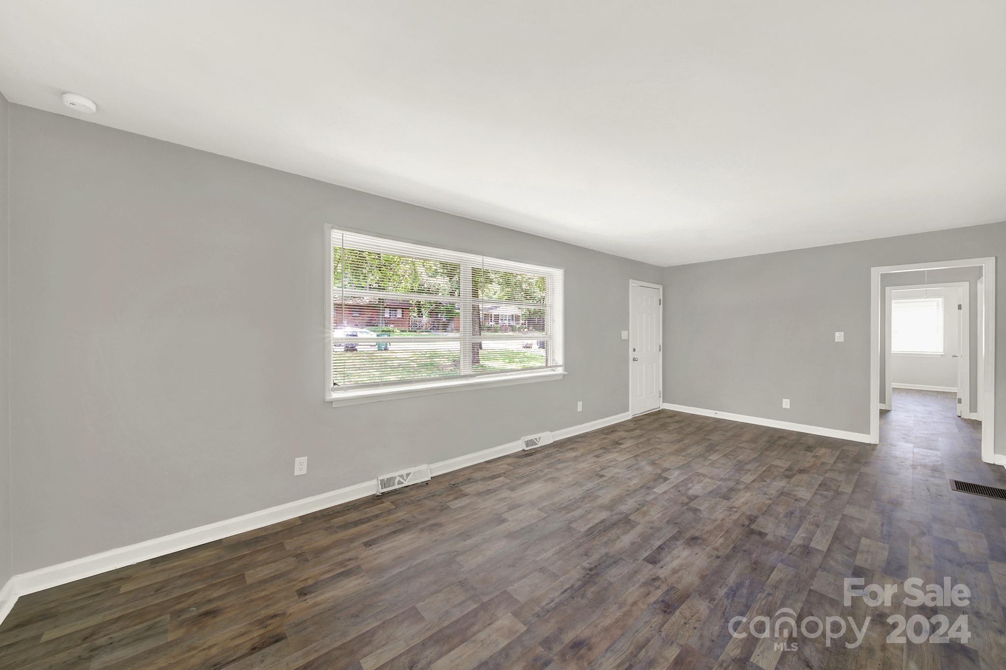 4808 Hidden Valley Road Charlotte, NC 28213 - Photo 6 of 31 Gallery Image 6
