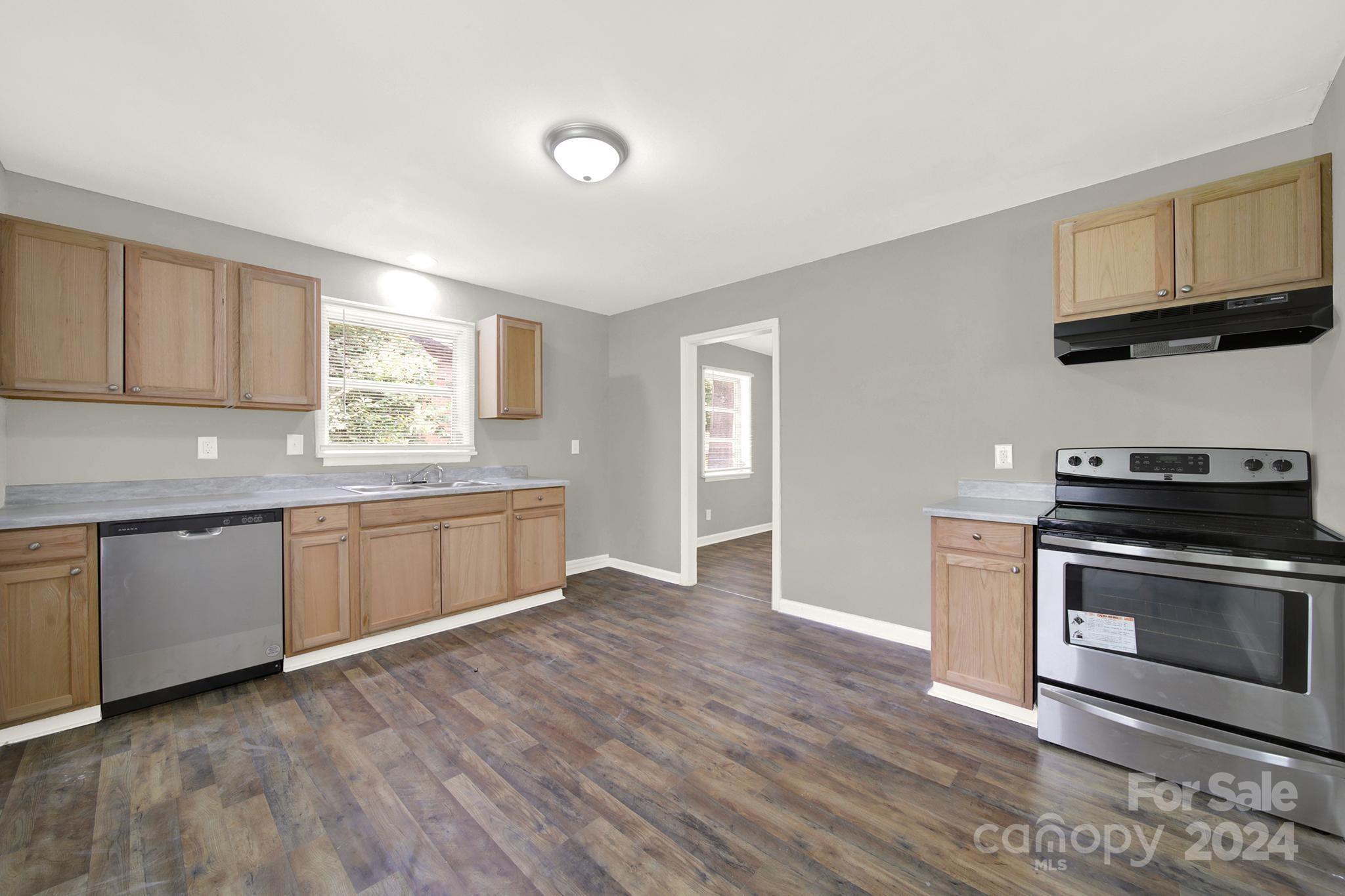 4808 Hidden Valley Road Charlotte, NC 28213 - Photo 8 of 31 Gallery Image 8