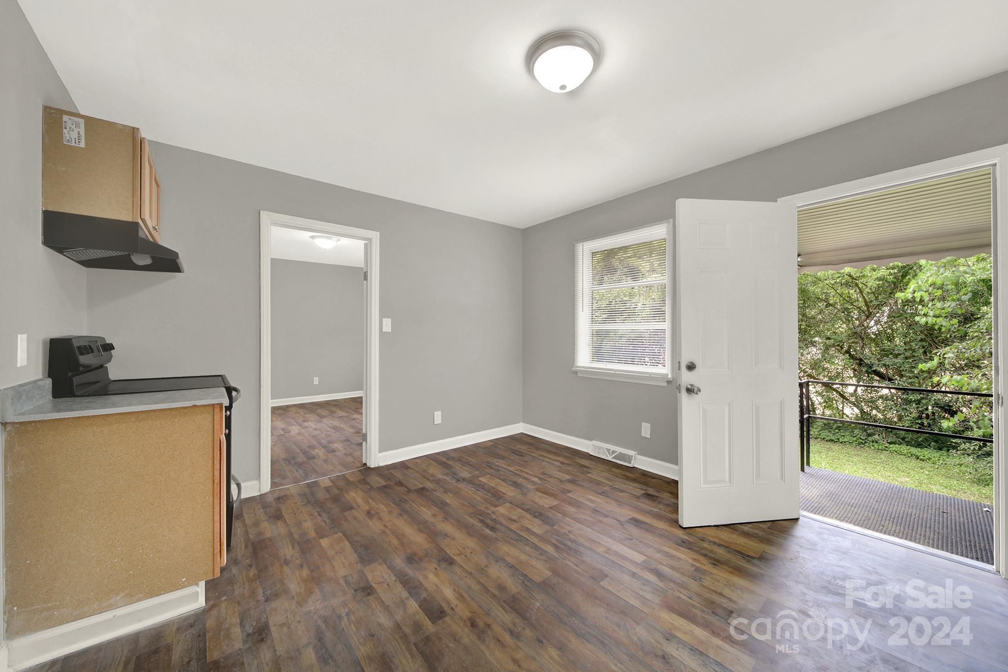 4808 Hidden Valley Road Charlotte, NC 28213 - Photo 10 of 31 Gallery Image 10