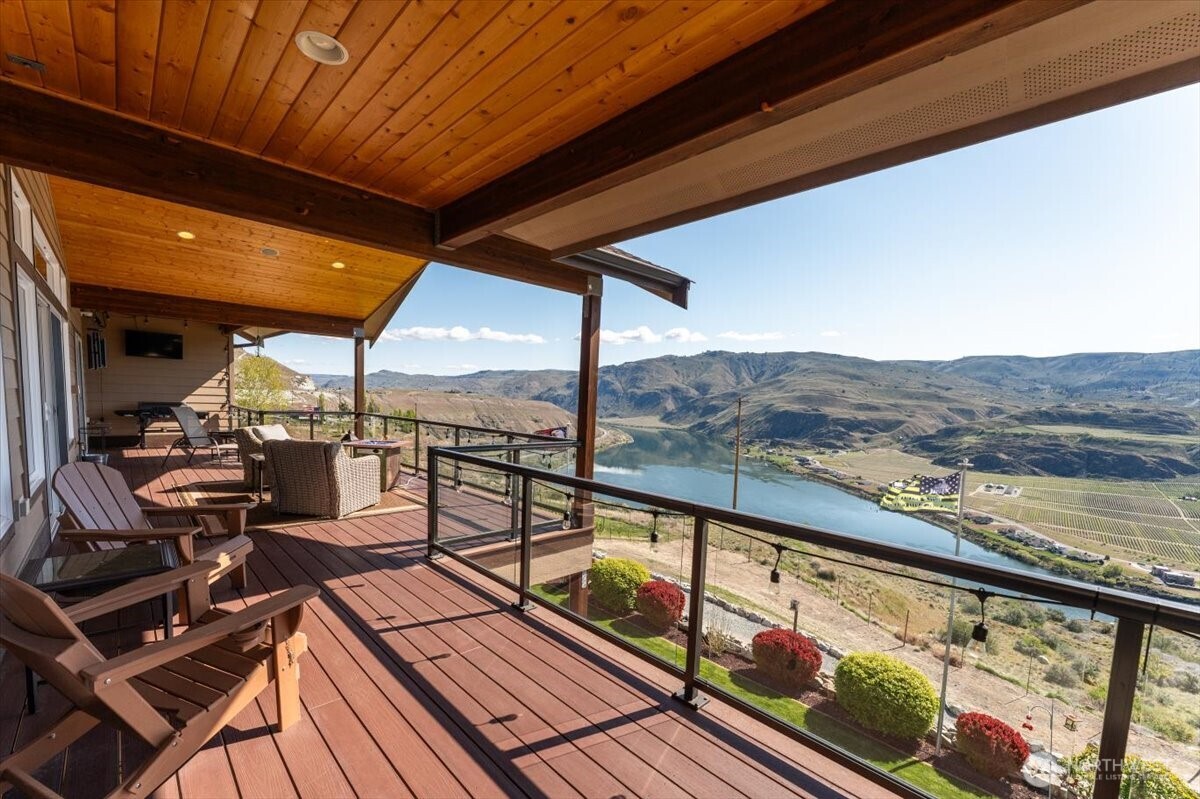 525 Columbia View Road Chelan, WA 98816 - Photo 17 of 40
