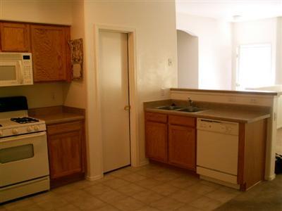 1090 South Floral Ridge Way Tucson, AZ 85710 - Photo 5 of 9