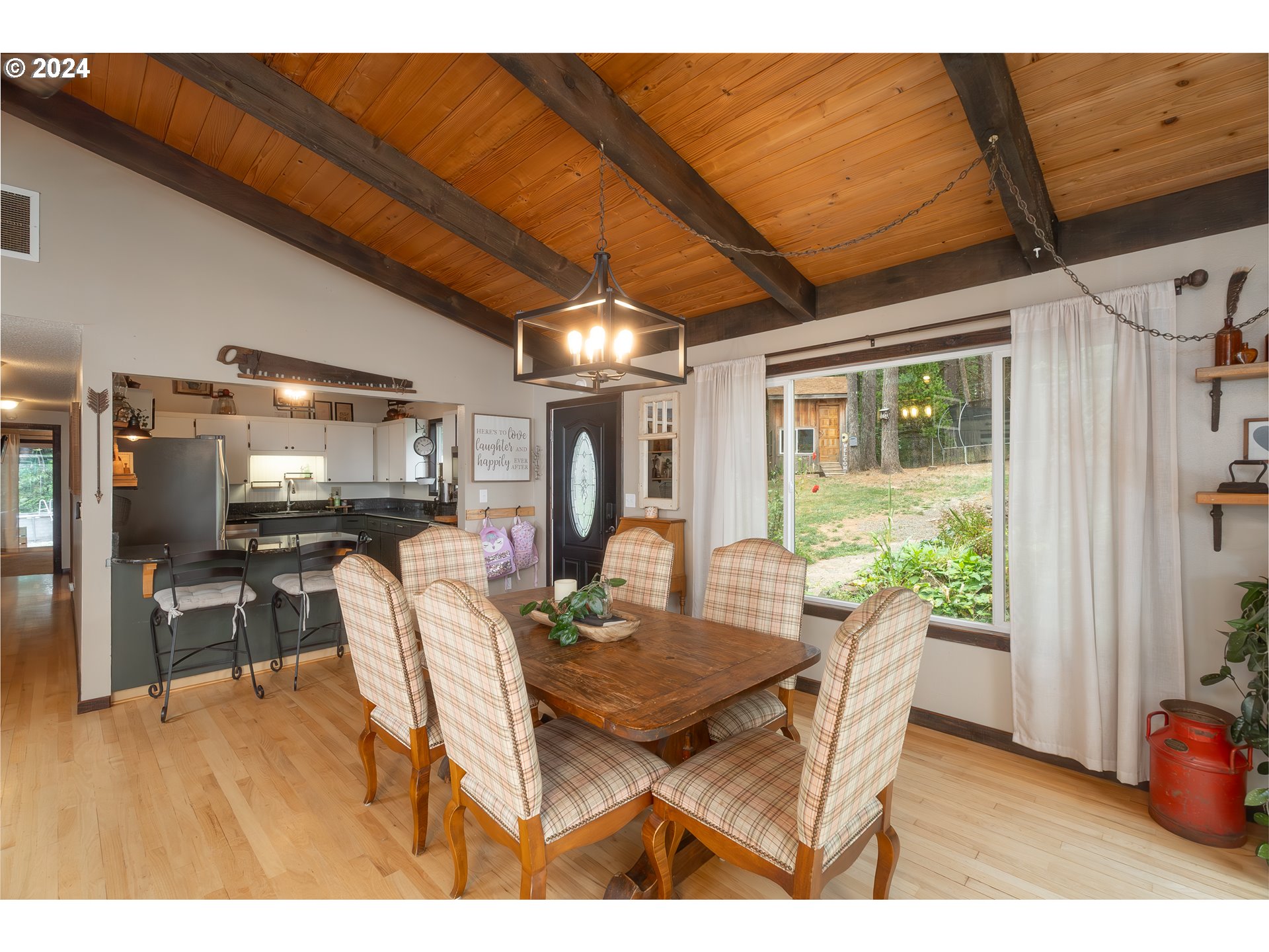 1335 Colonial Road Roseburg, OR 97471 - Photo 11 of 46 Gallery Image 11