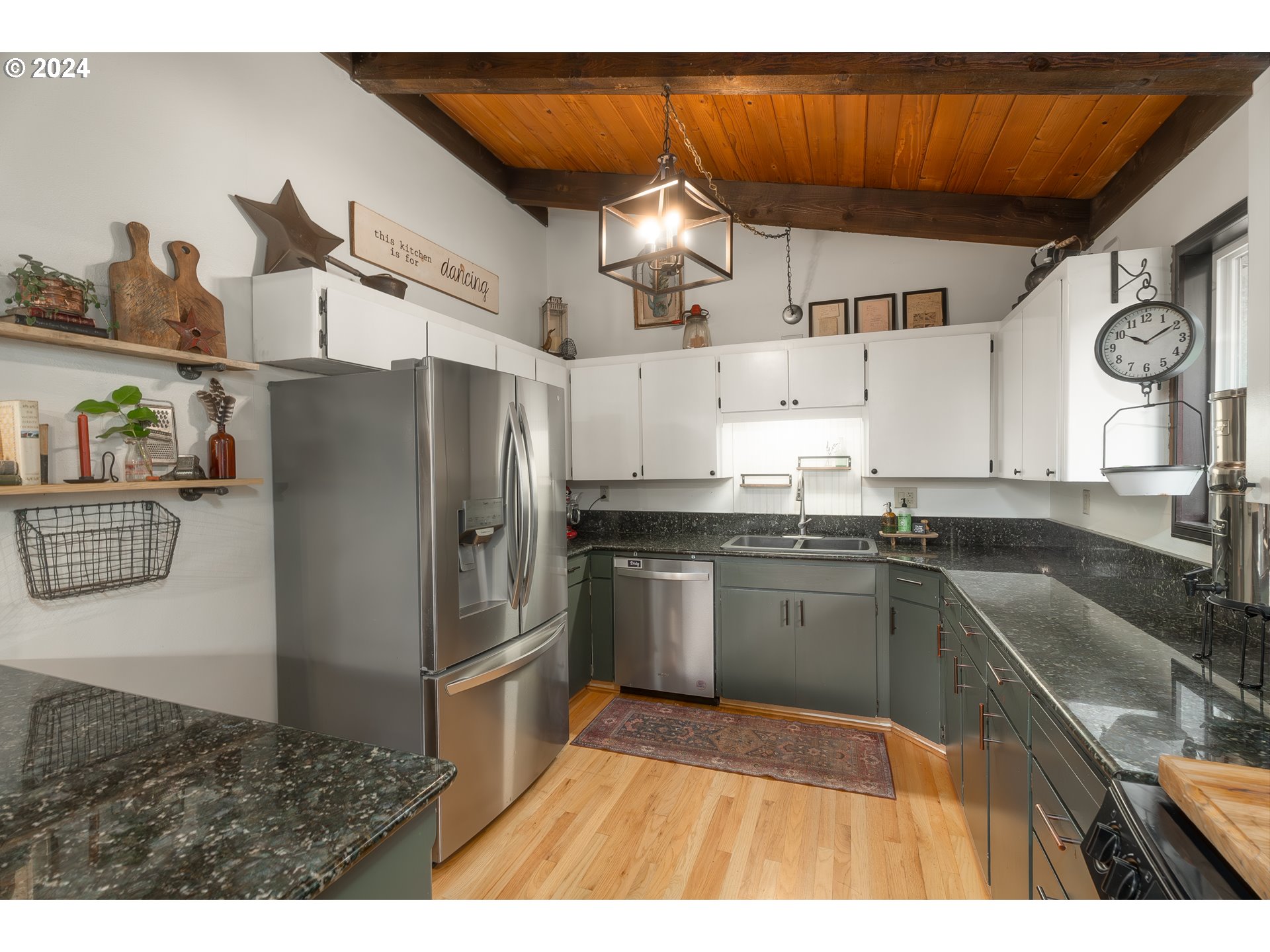 1335 Colonial Road Roseburg, OR 97471 - Photo 13 of 46 Gallery Image 13