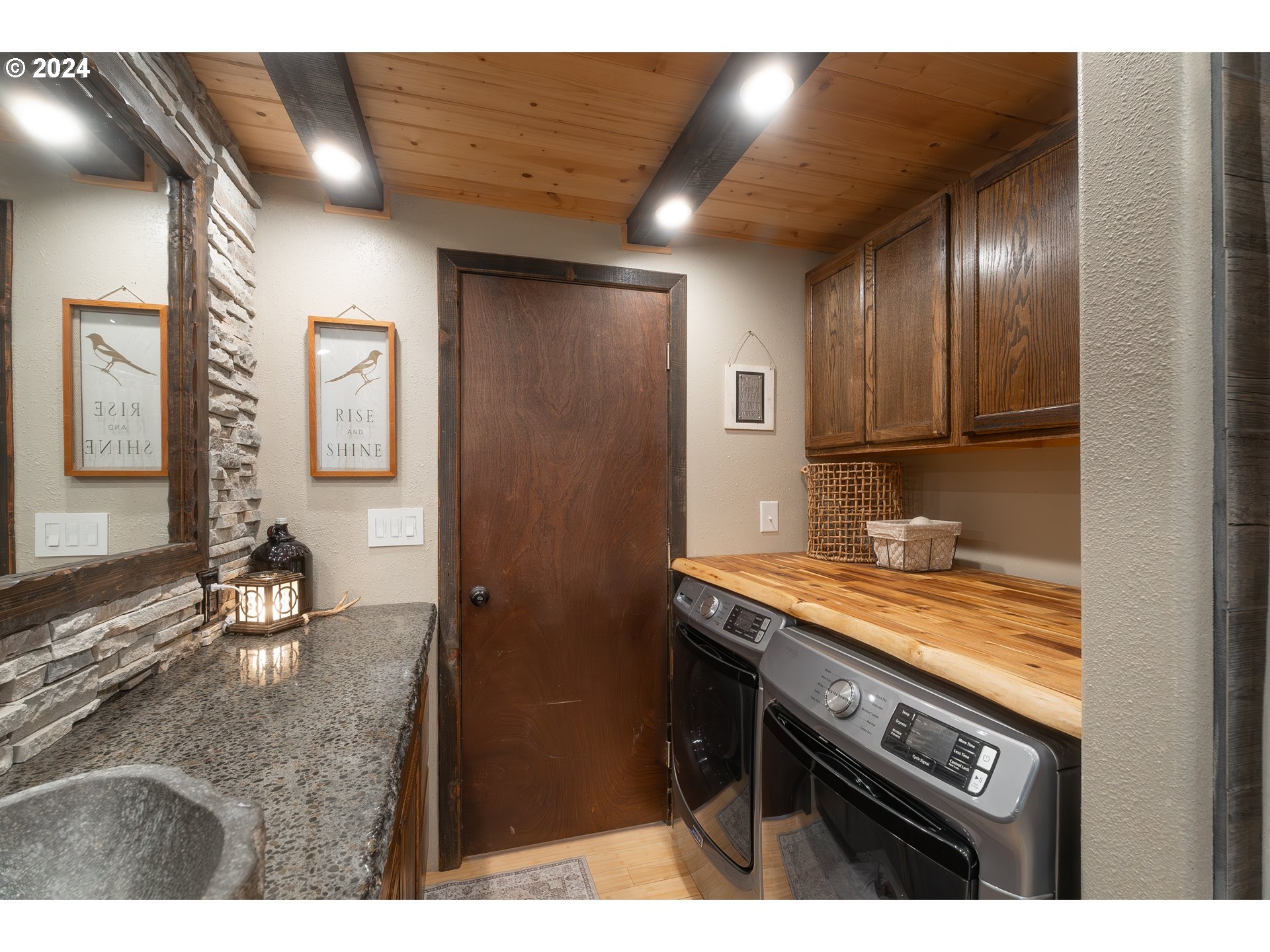 1335 Colonial Road Roseburg, OR 97471 - Photo 23 of 46 Gallery Image 23