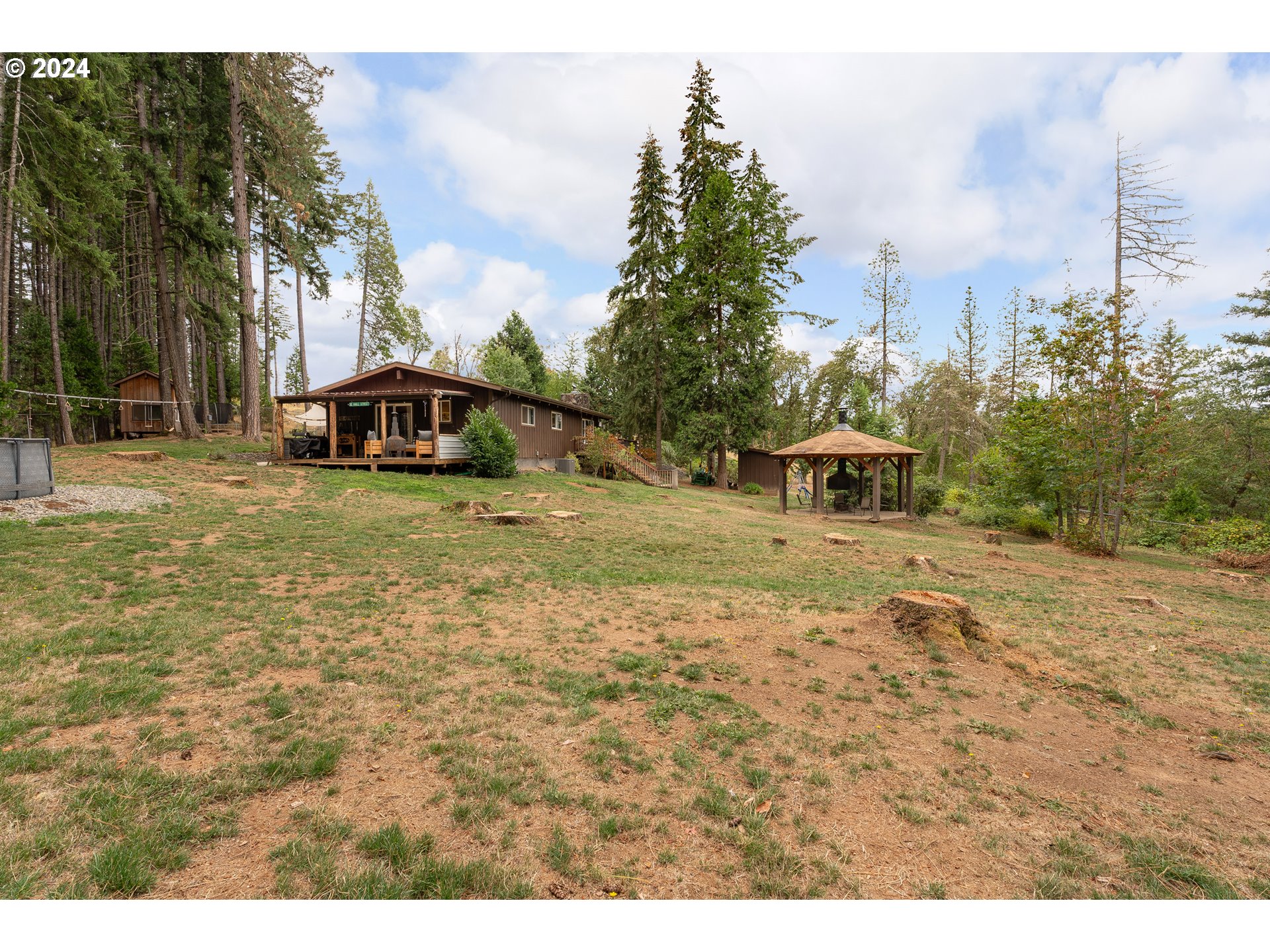 1335 Colonial Road Roseburg, OR 97471 - Photo 38 of 46 Gallery Image 38