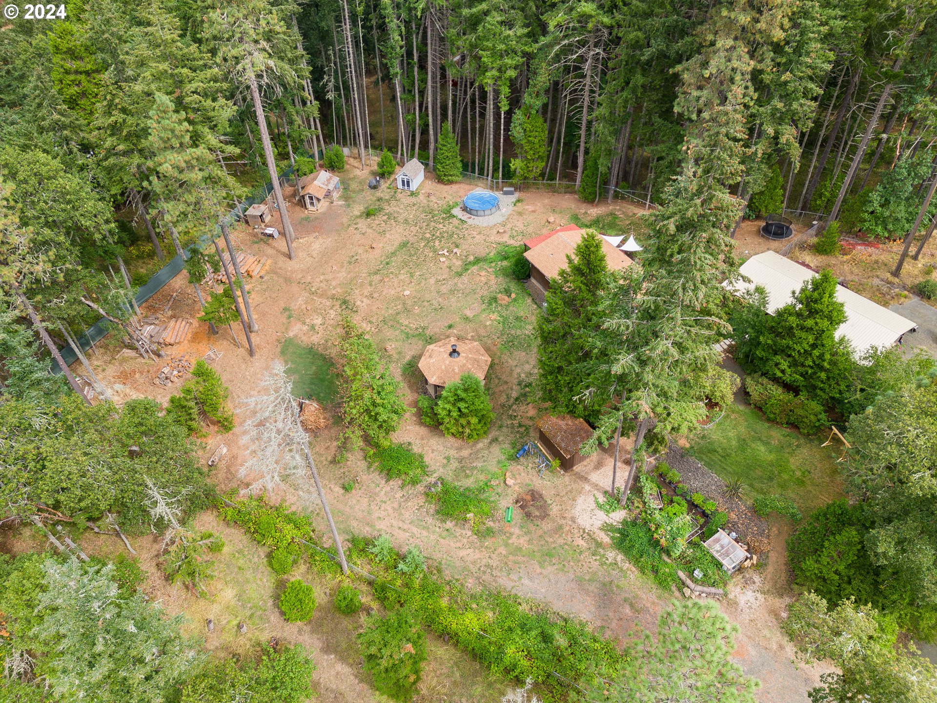1335 Colonial Road Roseburg, OR 97471 - Photo 41 of 46 Gallery Image 41