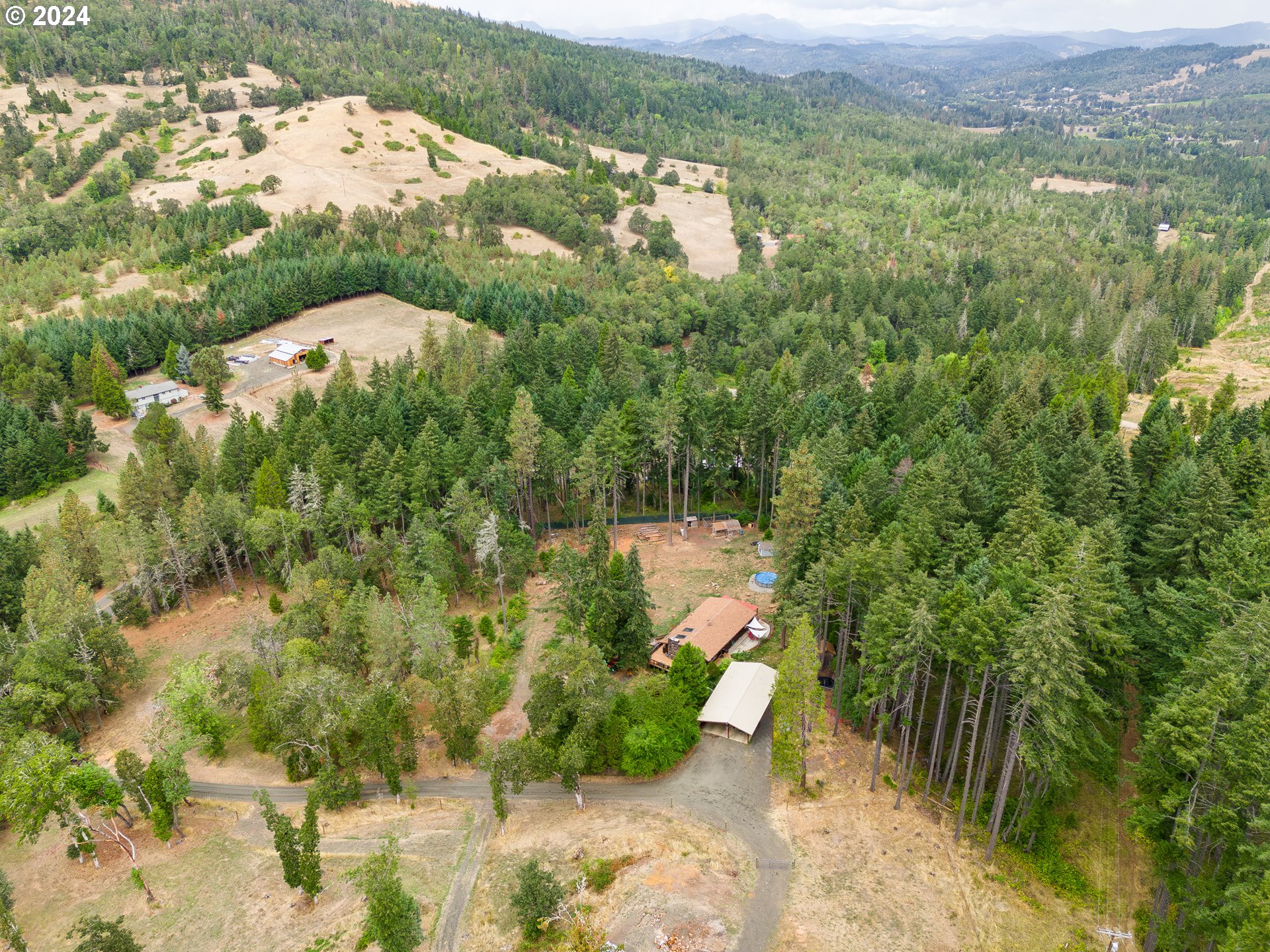 1335 Colonial Road Roseburg, OR 97471 - Photo 46 of 46 Gallery Image 46