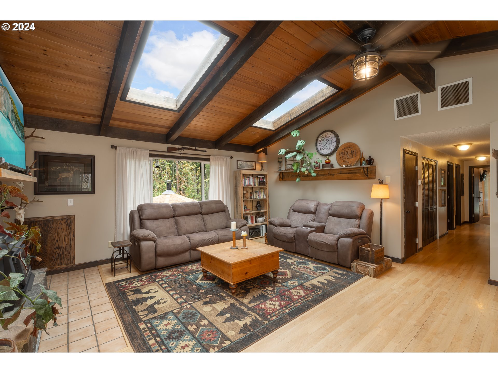 1335 Colonial Road Roseburg, OR 97471 - Photo 7 of 46 Gallery Image 7
