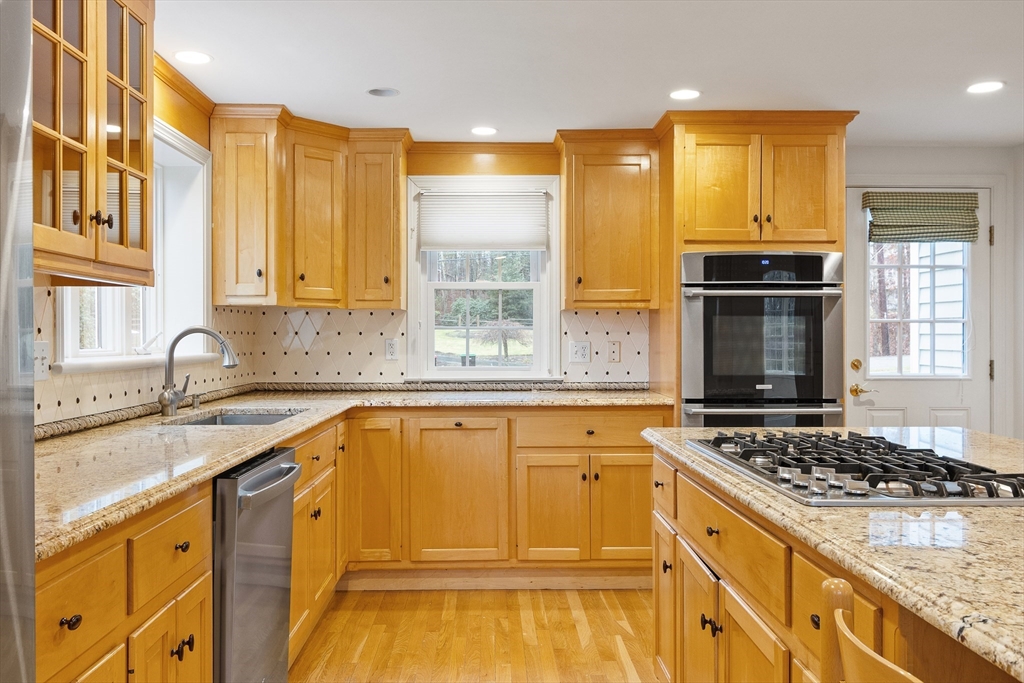 70 Russett Hill Road Sherborn, MA 01770 - Photo 10 of 36 Gallery Image 10