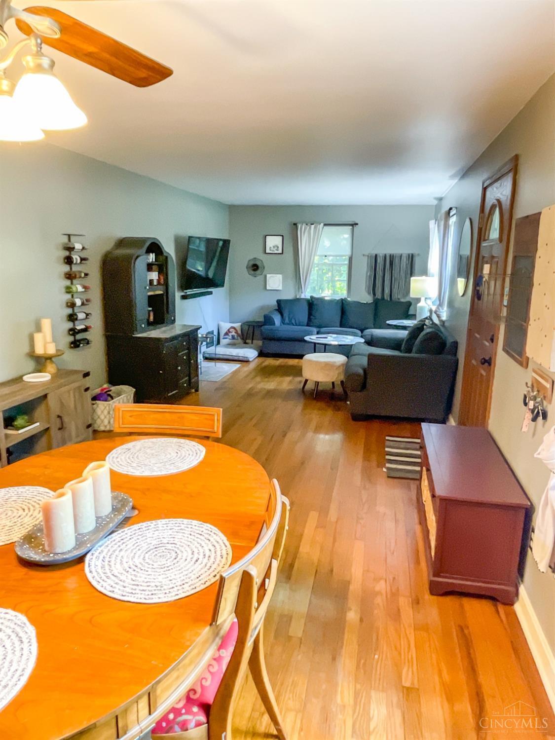 3879 Boomer Road Cincinnati, OH 45247 - Photo 4 of 27
