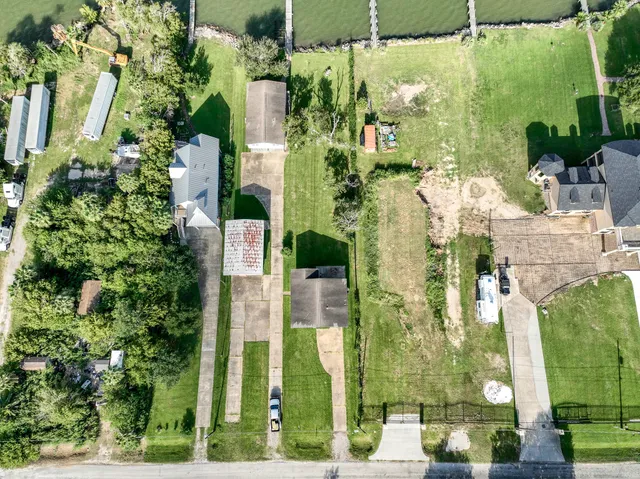 $1,775 | 1434 10th Street, San Leon, TX 77539