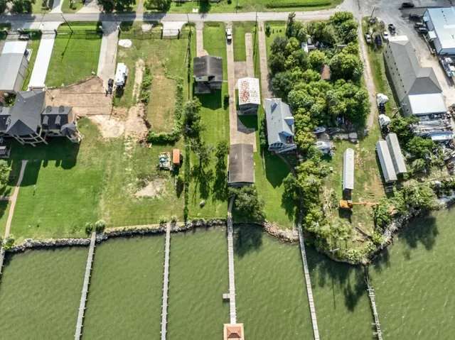 $1,775 | 1434 10th Street, San Leon, TX 77539