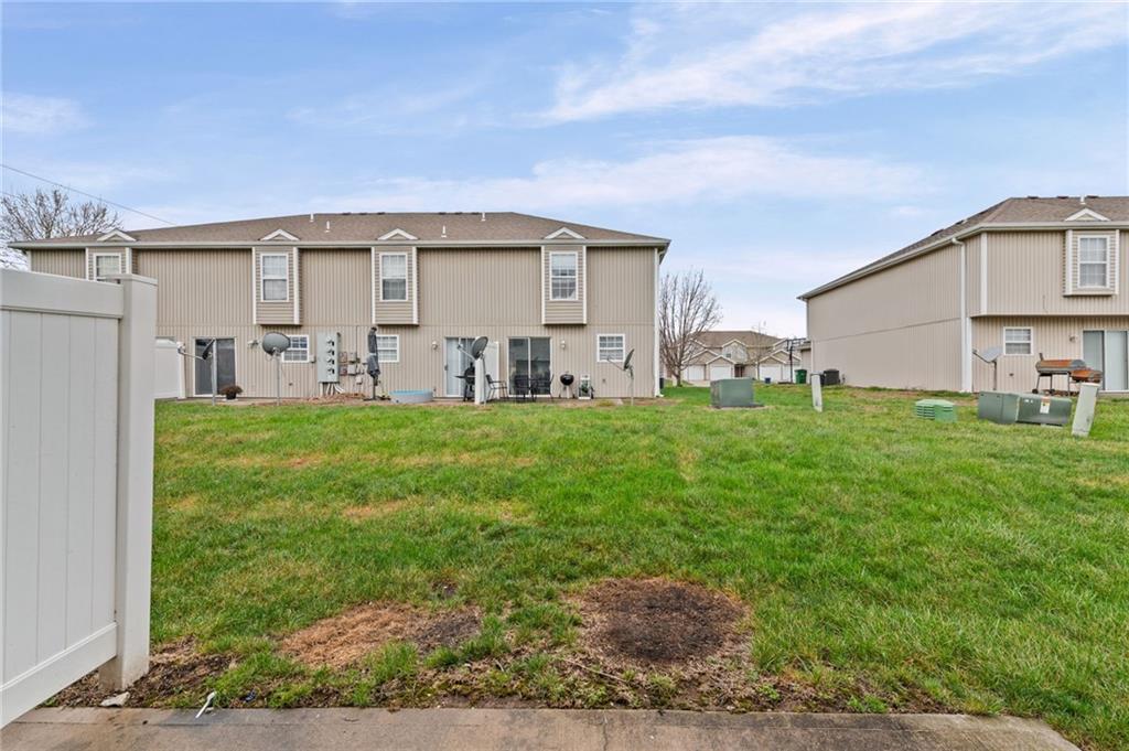 1640 Southwest Madison Street Lee's Summit, MO 64081 - Photo 22 of 37