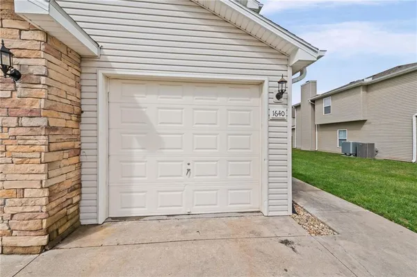 $225,000 | 1640 Southwest Madison Street, Lee's Summit, MO 64081