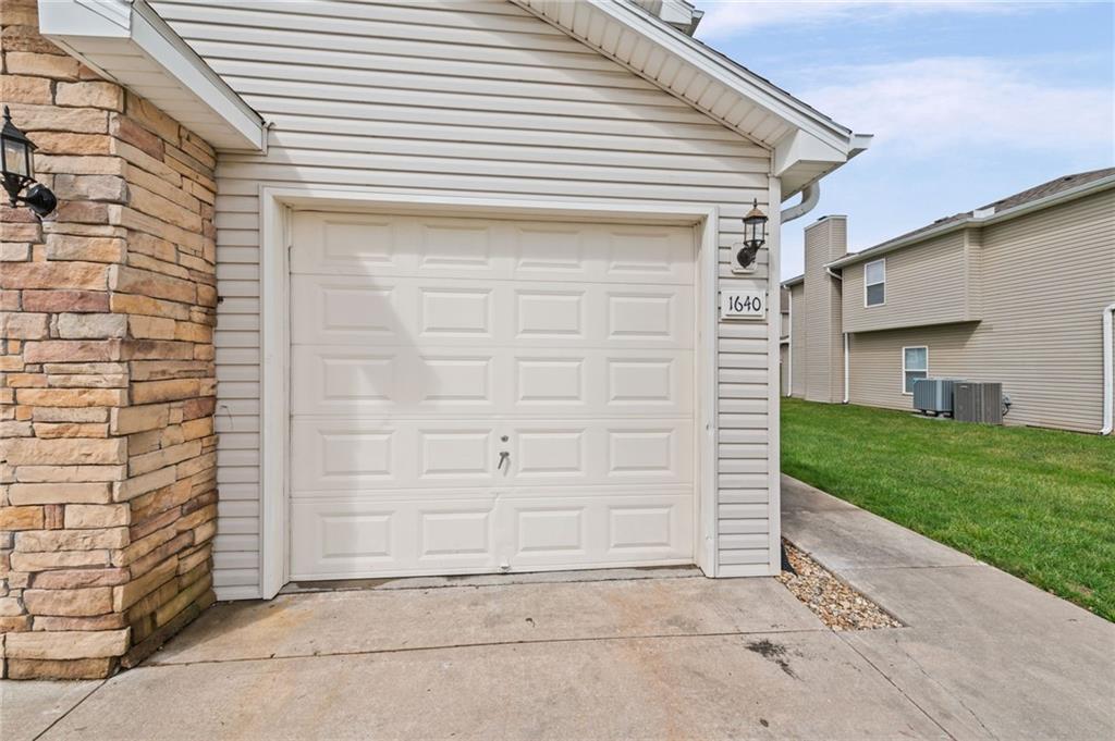 1640 Southwest Madison Street Lee's Summit, MO 64081 - Photo 27 of 37