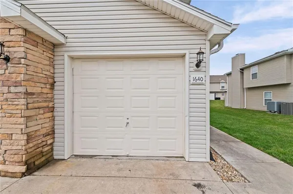 $225,000 | 1640 Southwest Madison Street, Lee's Summit, MO 64081