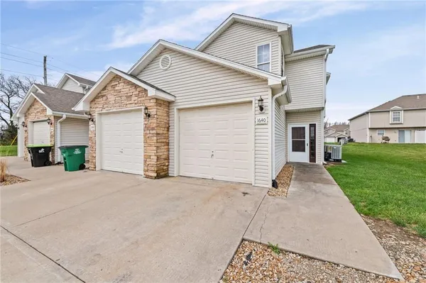 $225,000 | 1640 Southwest Madison Street, Lee's Summit, MO 64081