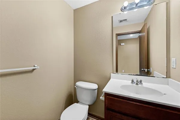 $225,000 | 1640 Southwest Madison Street, Lee's Summit, MO 64081