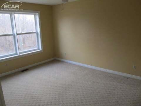 6494 Sheridan Road Flushing, MI 48433 - Photo 12 of 27 20426905-11.JPG