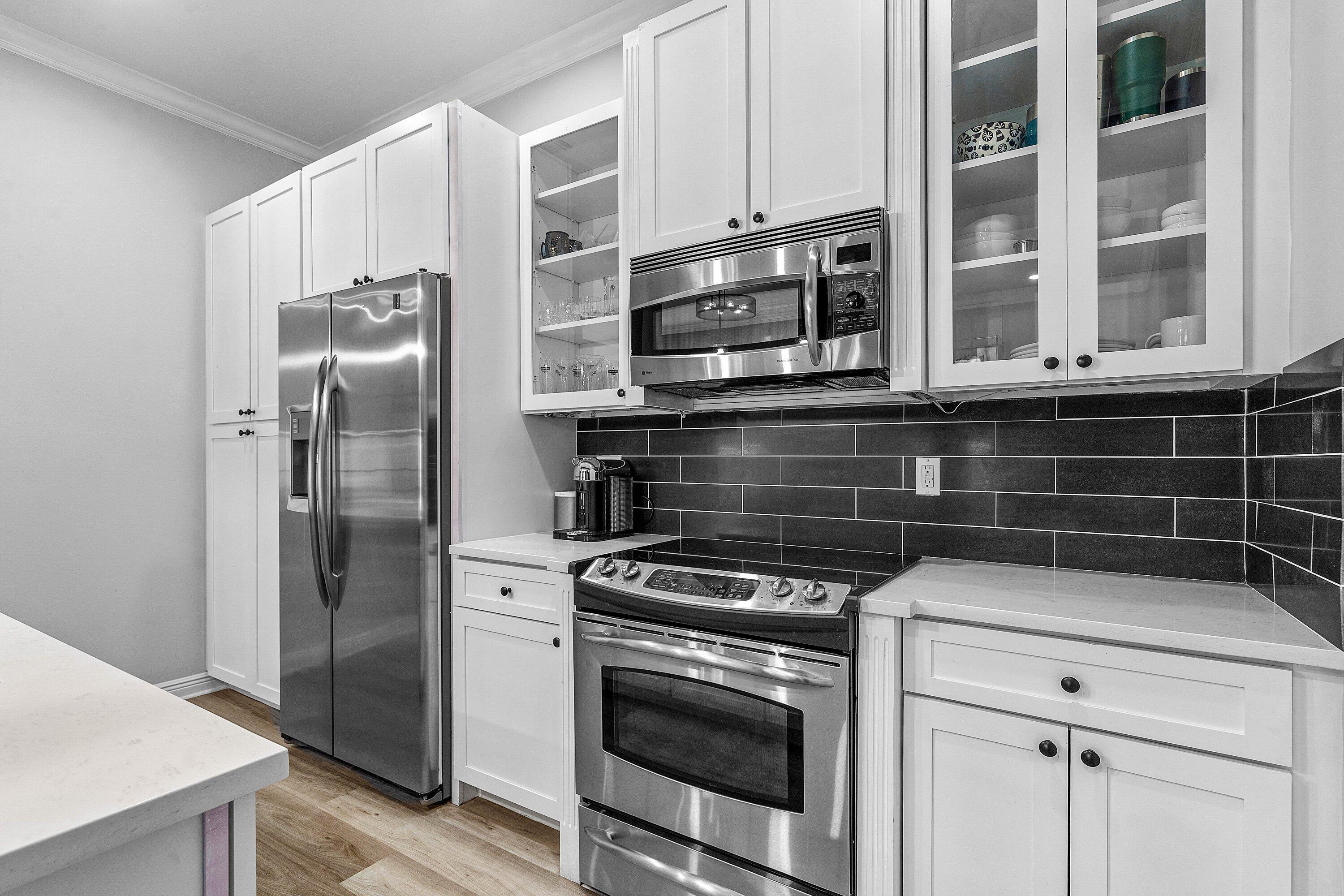 8253 Northwest 8th Way Boca Raton, FL 33487 - Photo 21 of 40 Kitchen