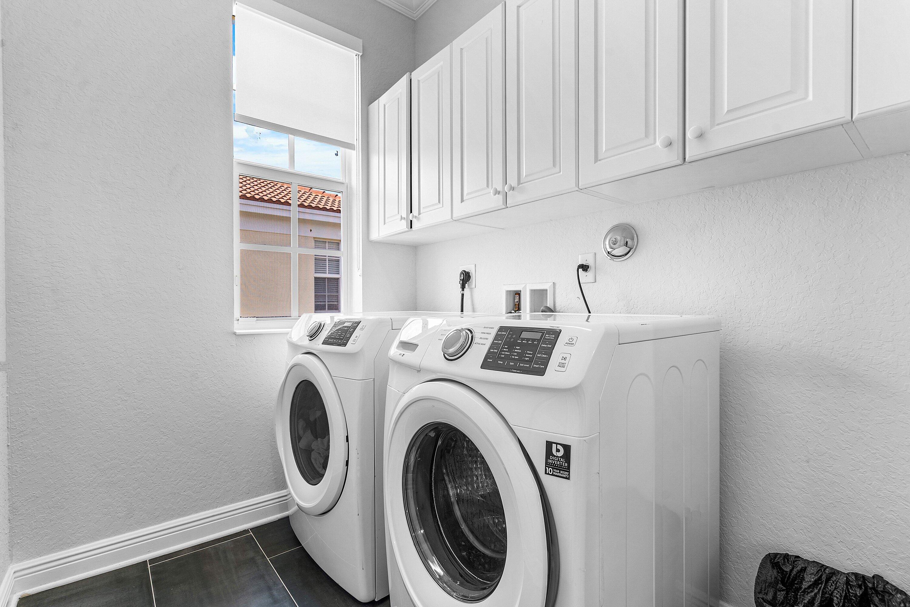 8253 Northwest 8th Way Boca Raton, FL 33487 - Photo 27 of 40 Laundry Room