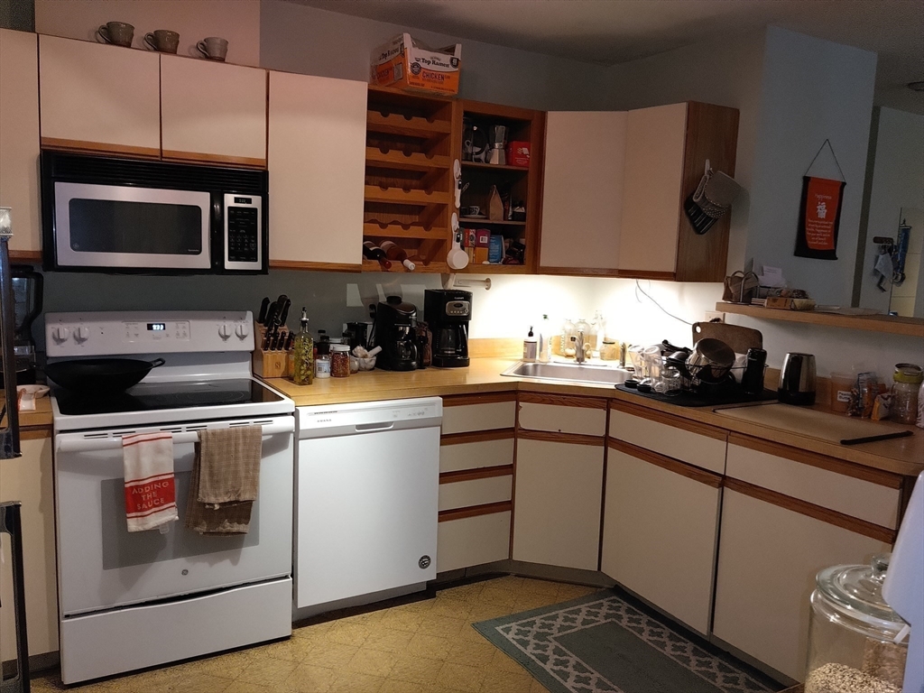 1850 Beacon Street, Unit 203 Brookline, MA 02445 - Photo 8 of 12