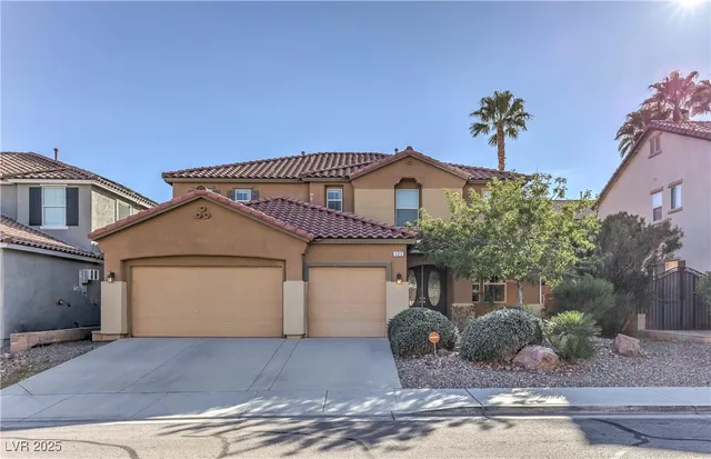$2,900 | 121 Pettswood Drive, Henderson, NV 89002