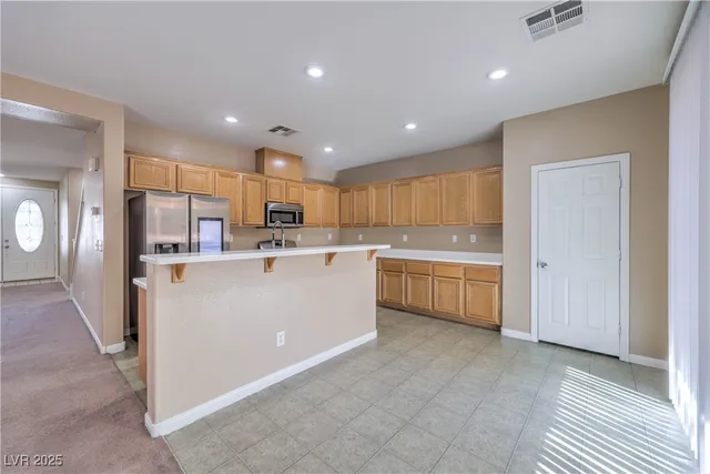 $2,900 | 121 Pettswood Drive, Henderson, NV 89002