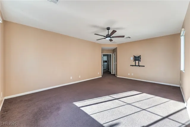 $2,900 | 121 Pettswood Drive, Henderson, NV 89002