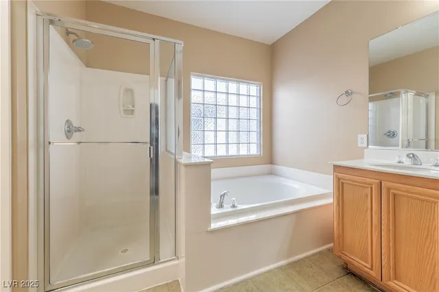 $2,900 | 121 Pettswood Drive, Henderson, NV 89002