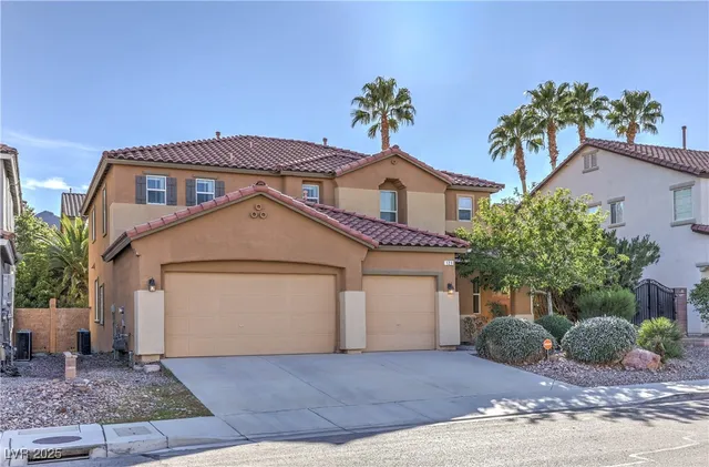 $2,900 | 121 Pettswood Drive, Henderson, NV 89002