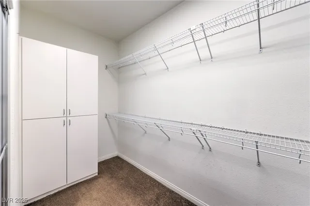 $2,900 | 121 Pettswood Drive, Henderson, NV 89002